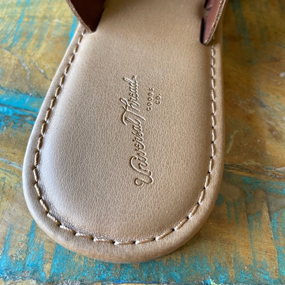 Universal Thread Sandals NEW - Picture 2 of 9